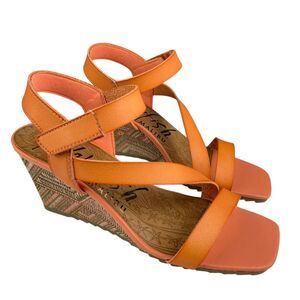 Blowfish Malibu Women’s Wedge Sandals Size 9 Orange Strappy Open Toe Casual